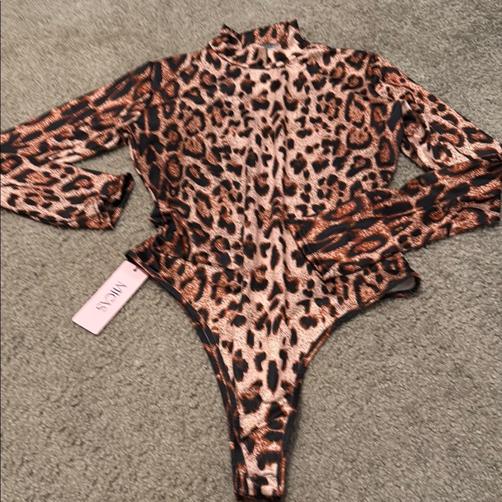 Stylish Leopard Print Bodysuit